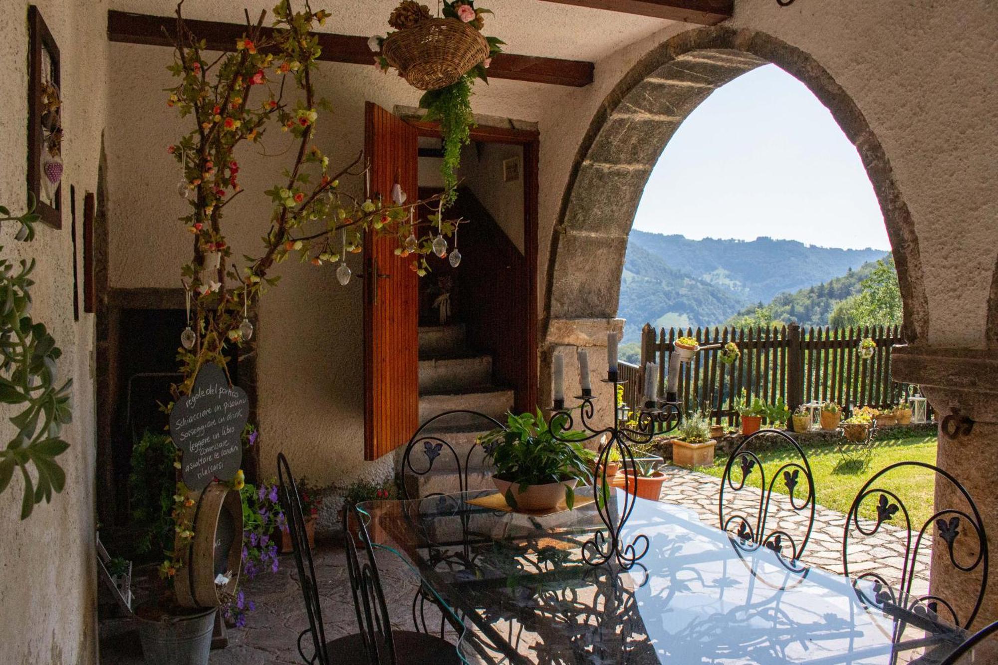 A Casa Di Gianni E Mari Panzió Vestone Kültér fotó